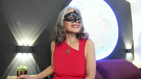 lunamisteriosa_ online show from 10, 11, 2025