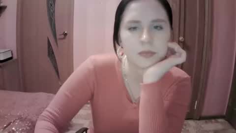 lunamystique_ online show from 27, 1, 2025