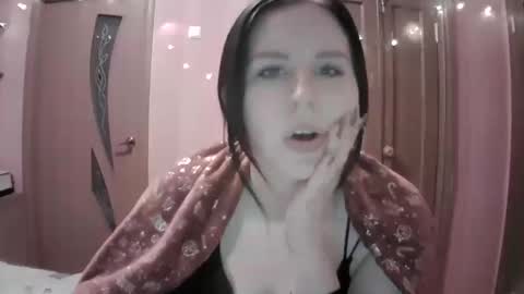 lunamystique_ online show from 29, 1, 2025