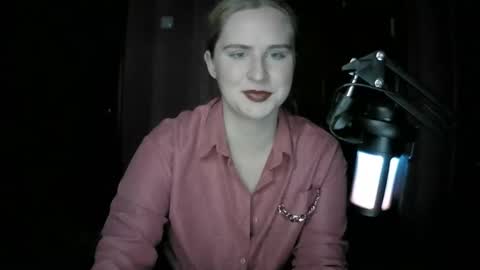 lunamystique_ online show from 26, 10, 2025