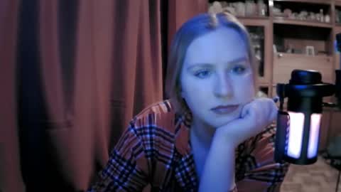 lunamystique_ online show from 18, 2, 2026