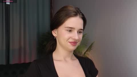 lunaolivia_ online show from 22, 9, 2025