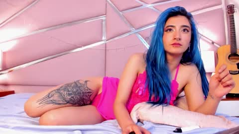 Luna Page online show from 20, 2, 2025