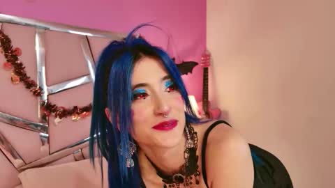 Luna Page online show from 17, 10, 2025