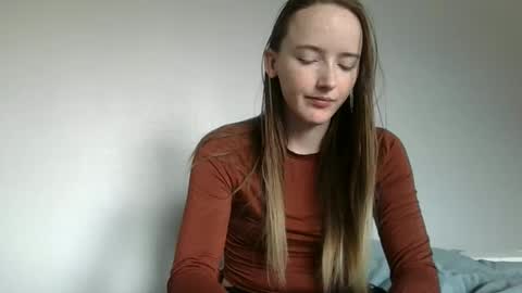 lunapixie2020 online show from 18, 9, 2025