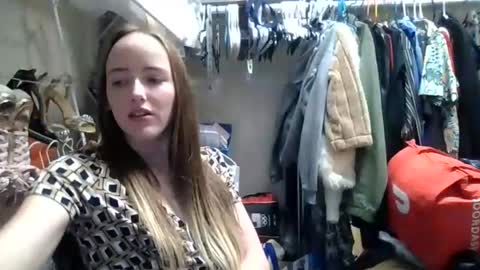 lunapixie2020 online show from 28, 10, 2025