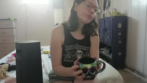 lunaquinn45 online show from 22, 2, 2025