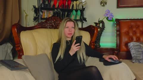 Luna Rishi online show from 2, 4, 2026