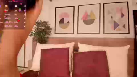 Luna Ruso  online show from 9, 1, 2026