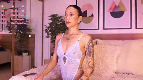 Luna Ruso  online show from 23, 3, 2026