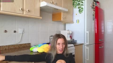 Snapshot of lunary_mix chatting on 1, 2, 2025  Luna online show from 1, 2, 2025