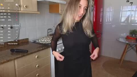 Snapshot of lunary_mix chatting on 6, 3, 2025  Luna online show from 6, 3, 2025