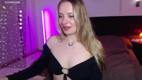 Snapshot of lunaticabae chatting on 1, 3, 2025 LunaticaBae online show from 1, 3, 2025