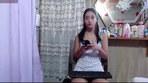 Snapshot of lunawillis chatting on 24, 9, 2025 Luna online show from 24, 9, 2025