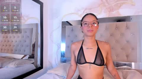lunna__tylor online show from 11, 3, 2026
