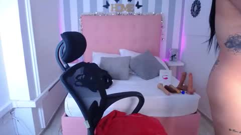 Snapshot of lunna_boobs20 chatting on 10, 10, 2025 lunna_boobs20 online show from 10, 10, 2025