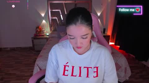 LUNA ROSE online show from 5, 3, 2026