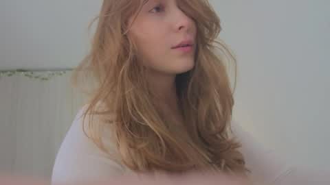 Snapshot of lunoria chatting on 31, 5, 2026 lunoria online show from 31, 5, 2026