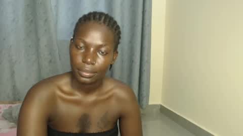 Snapshot of luo_queen chatting on 23, 9, 2025 luo_queen online show from 23, 9, 2025