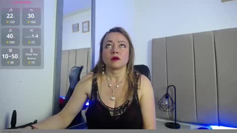 Lupita223 online show from 12, 3, 2025