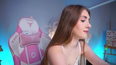 Snapshot of lureofeva chatting on 11, 11, 2025 Eva online show from 11, 11, 2025