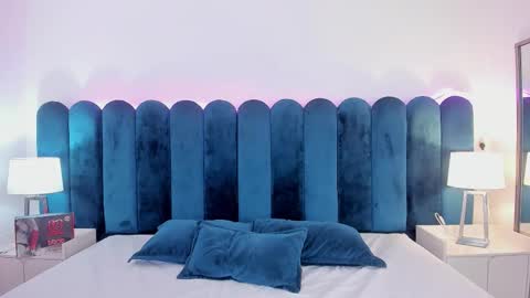 Lushian And Luna online show from 5, 2, 2026