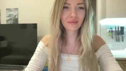 lusiluv online show from 24, 4, 2026