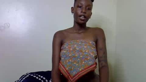 lutino_lovebirds online show from 16, 5, 2026