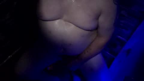 Snapshot of luv2fuk89 chatting on 30, 7, 2026 jayred231413 online show from 30, 7, 2026