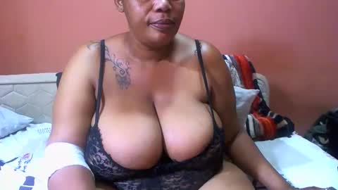 Snapshot of luvcandy85 chatting on 10, 1, 2025 luvcandy85 online show from 10, 1, 2025