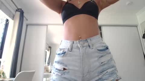 Snapshot of luvlivvyy chatting on 9, 1, 2025 Livvyy online show from 9, 1, 2025