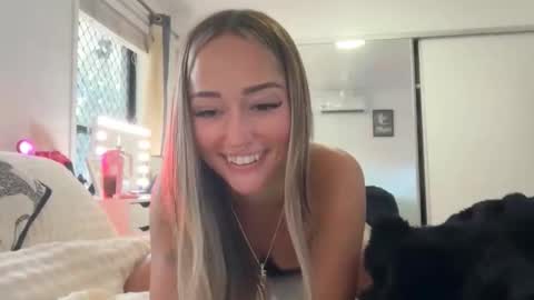 Snapshot of luvlivvyy chatting on 15, 12, 2025 Livvyy online show from 15, 12, 2025