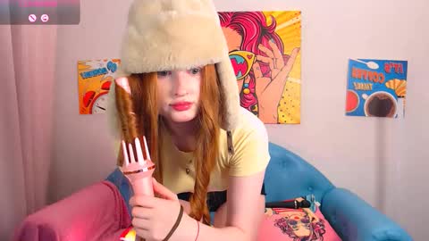 Snapshot of lux_angel chatting on 12, 9, 2025 lux_angel online show from 12, 9, 2025