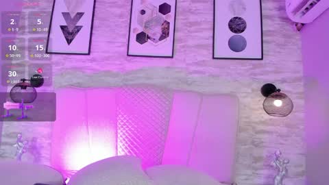 lux_bitchx online show from 9, 4, 2026