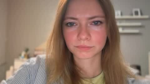 Snapshot of lux_millie chatting on 3, 6, 2026 Millie online show from 3, 6, 2026