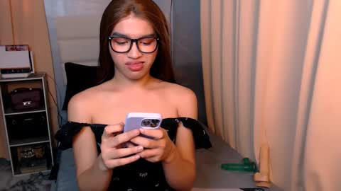 Snapshot of lux_white chatting on 20, 2, 2025 queen lux online show from 20, 2, 2025