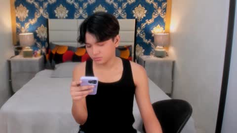 Snapshot of lux_white chatting on 4, 3, 2025 queen lux online show from 4, 3, 2025