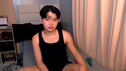 Snapshot of lux_white chatting on 6, 3, 2025 queen lux online show from 6, 3, 2025