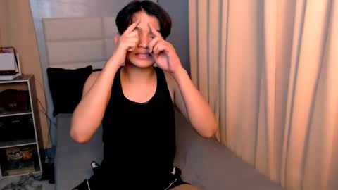 Snapshot of lux_white chatting on 6, 3, 2025 queen lux online show from 6, 3, 2025