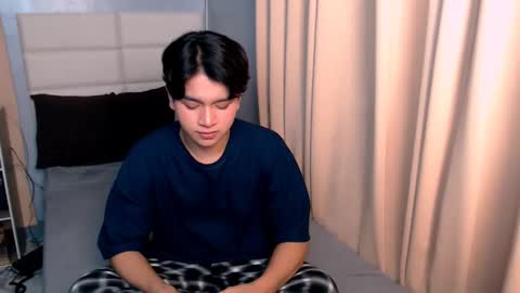 Snapshot of lux_white chatting on 8, 3, 2025 queen lux online show from 8, 3, 2025