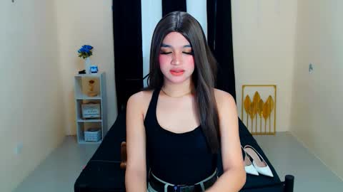 Snapshot of lux_white chatting on 27, 9, 2025 queen lux online show from 27, 9, 2025