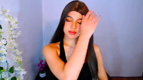 Snapshot of lux_white chatting on 19, 11, 2025 queen lux online show from 19, 11, 2025