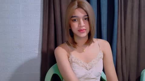 queen lux online show from 7, 1, 2026