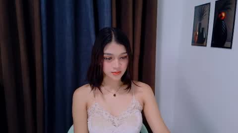 queen lux online show from 6, 8, 2026