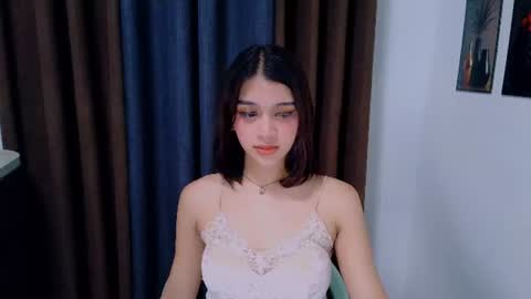 queen lux online show from 6, 8, 2026