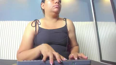 Snapshot of luxemilf chatting on 21, 9, 2025 Luxe3 online show from 21, 9, 2025