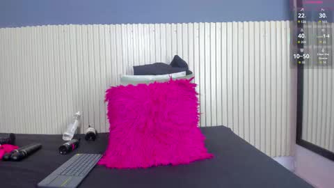 Snapshot of luxemilf chatting on 28, 10, 2025 Luxe3 online show from 28, 10, 2025