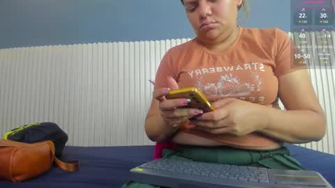 Snapshot of luxemilf chatting on 31, 10, 2025 Luxe3 online show from 31, 10, 2025