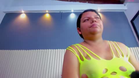 Snapshot of luxemilf chatting on 27, 11, 2025 Luxe3 online show from 27, 11, 2025