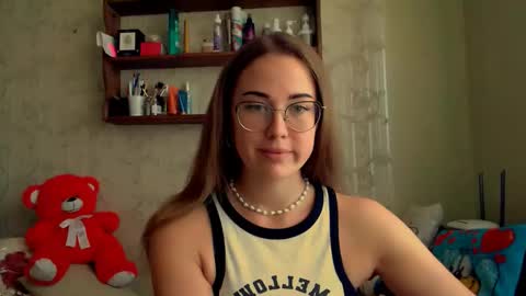Snapshot of luxie_queen chatting on 26, 9, 2025 Katie online show from 26, 9, 2025